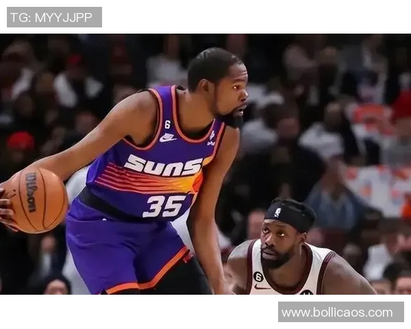 比尔赛季报销！左脚踝韧带撕裂带伤坚持，太阳队进攻火力减弱季后赛前景蒙上阴影